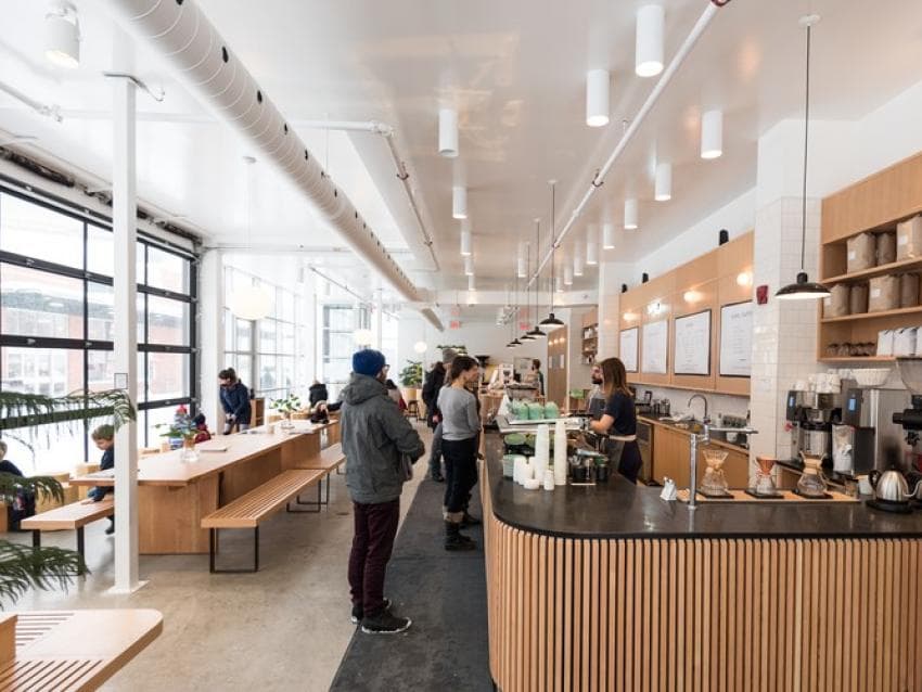 Un lieu convivial pour se retrouver autour d’un café — photo 1